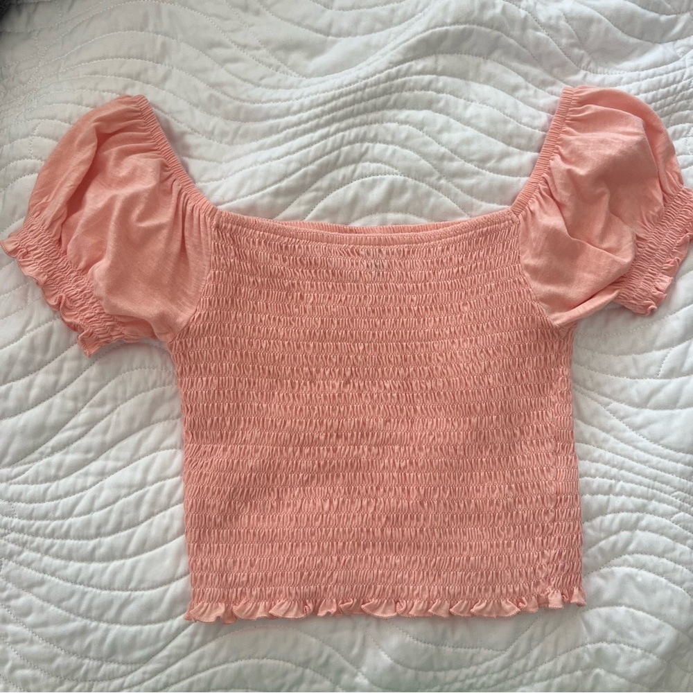 me to we pink smocked puff sleeve crop top